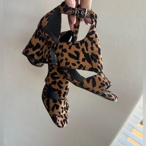 Topshop|Leopard Animal Print Open-Toe chunky block heels with ankle strap•••NWT